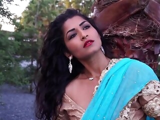 Desi Bhabi Maya Rati In the air Hindi Song - Maya